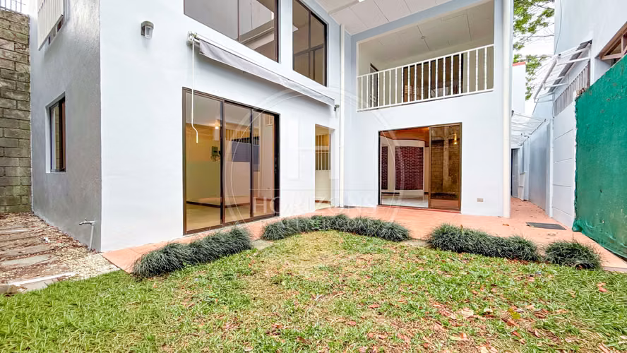 Se Alquila Casa en Pinares Curridabat 4 Habitaciones y Oficina Patio NOJ1246JB