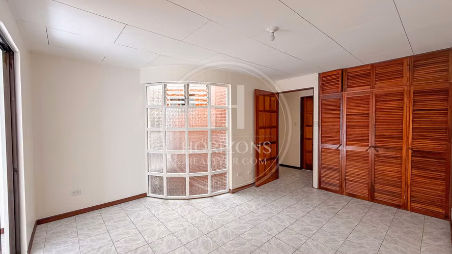 Se Alquila Casa en Pinares Curridabat 4 Habitaciones y Oficina Patio NOJ1246JB - Imagen 17