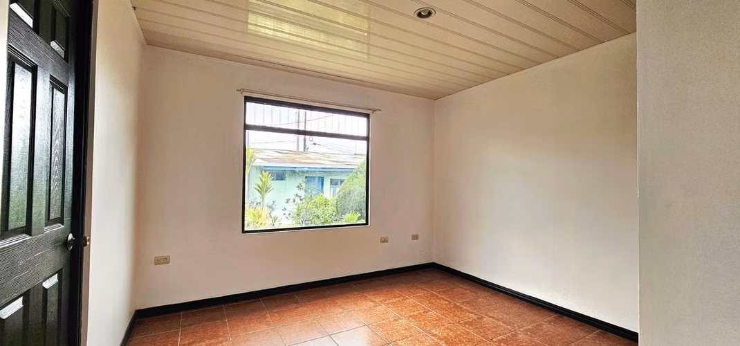 Venta de Casas en Moravia LAS AMERICAS Amplia Zona Verde. - Imagen 3