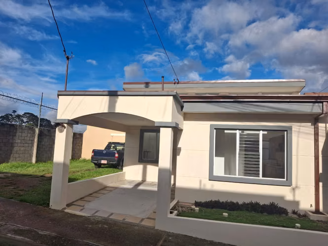 venta de casa o se alquila con opción de venta