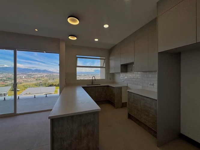 Alquiler de apartamento con espectaculares vistas en Escazú - Imagen 1