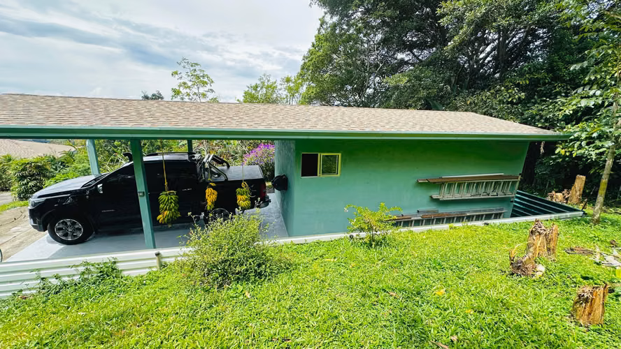 Casa venta en Poás, Alajuela, con piscina y vista. Lote de 7.000 m²