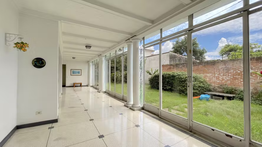 Casa Venta Barrio Escalante con uso mixto y lote de 958 m²