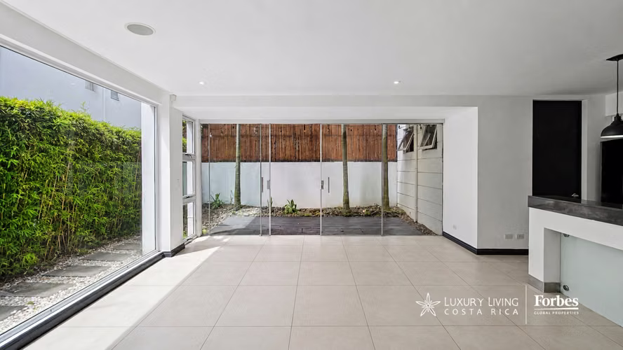 21538 - Casa Trío | Townhouse de 3 Niveles en Santa Ana - Imagen 1