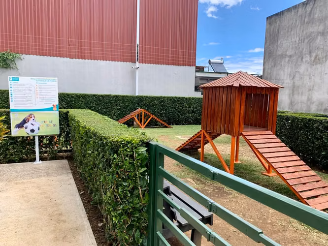 San Sebastian, Eco Bambu, muy lindo-fino, 2 hab, 2 baños, 2 parqueos, vista, amenidades. - Imagen 20