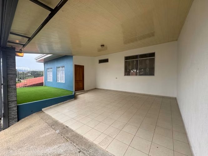  ¡TU NUEVO HOGAR TE ESPERA! VENTA DE CASA – AMPLIA, MODERNA Y LISTA PARA HABITAR!
