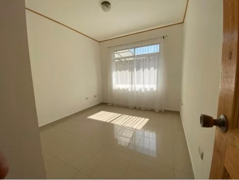  ¡TU NUEVO HOGAR TE ESPERA! VENTA DE CASA – AMPLIA, MODERNA Y LISTA PARA HABITAR! - Imagen 7