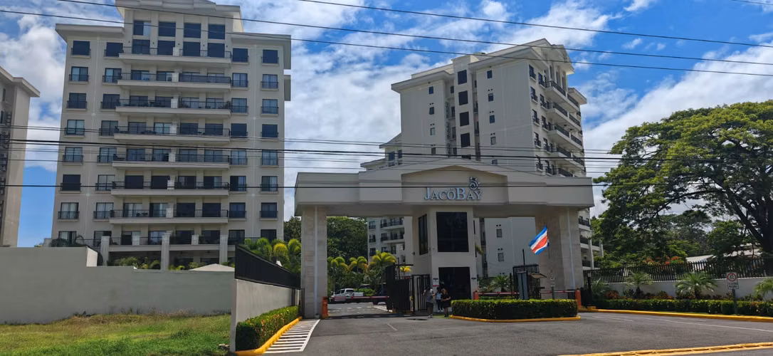 SE VENDE APARTAMENTO EN  CONDOMINIO JACO BAY