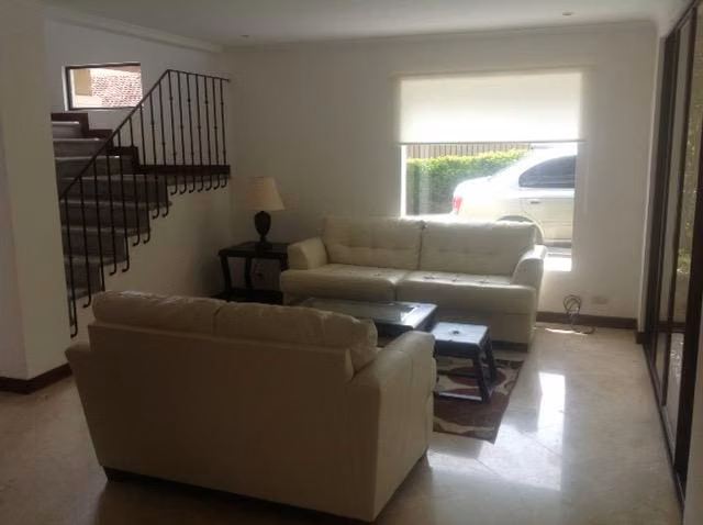 Guachipelin N, linda-amplia 330m2-fina, 3 hab, 2.5 baño, terraza, s-TV, patio, amenidades. - Imagen 4