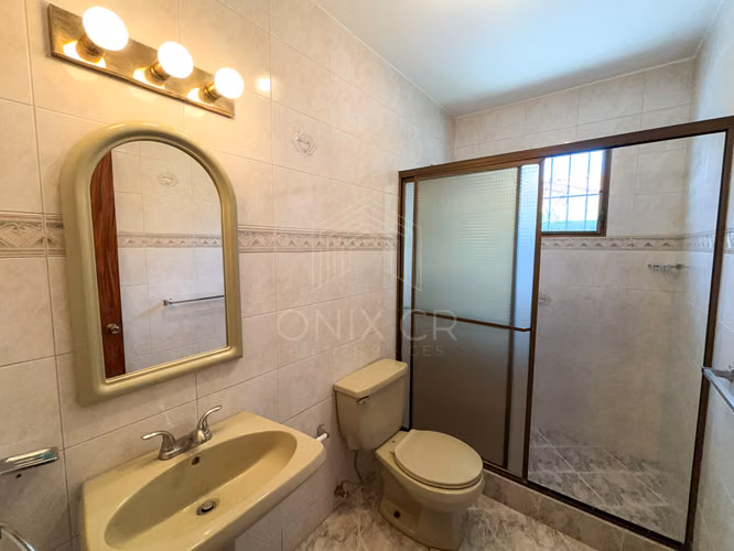 Casa de Una Planta en Alquiler en Curridabat 4 habitaciones con Jardín - Imagen 12