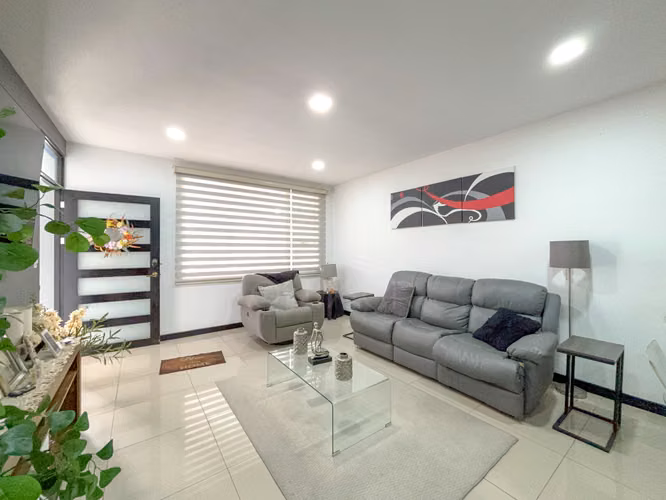 Hermosa Casa De Una Planta en Venta Ayarco – Curridabat - Imagen 3