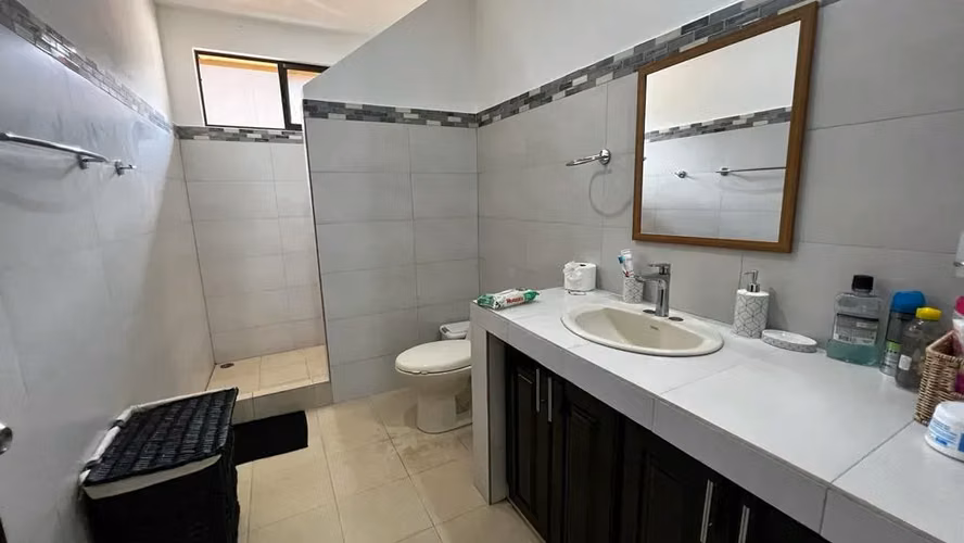 Casa en venta en Jacó a pocos minutos de la playa - Imagen 13