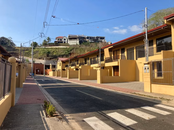Casa en venta en Jacó a pocos minutos de la playa - Imagen 3