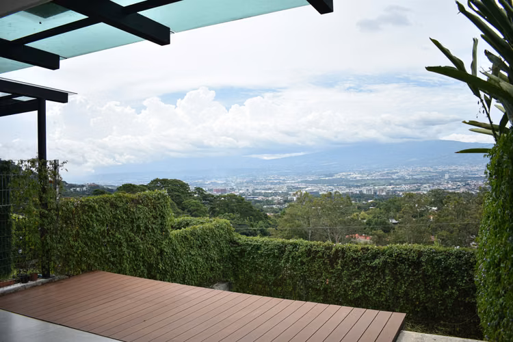 Casa Amoblada Con Una Vista Increible y Excellente Zona en Escazu! · San Antonio