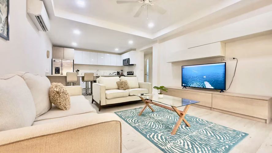 Apartamento de Lujo en Herradura: 2 Habitaciones, Balcón y Acceso a Piscina - Imagen 14