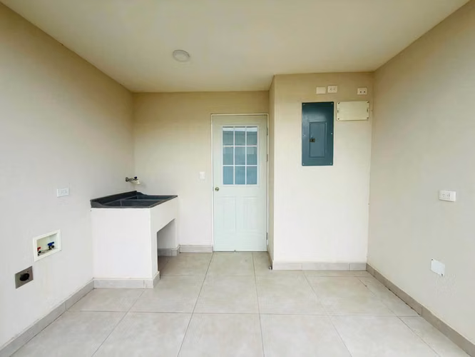 Alquiler de casa en condominio en 3/10 GUACHIPELIN de Escazú seguridad y amenidades y línea blanca - Imagen 12