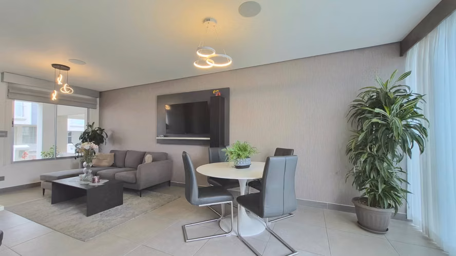 Venta de Lujosa Casa en Santo Domingo-Santo Tomas RZ - Imagen 3