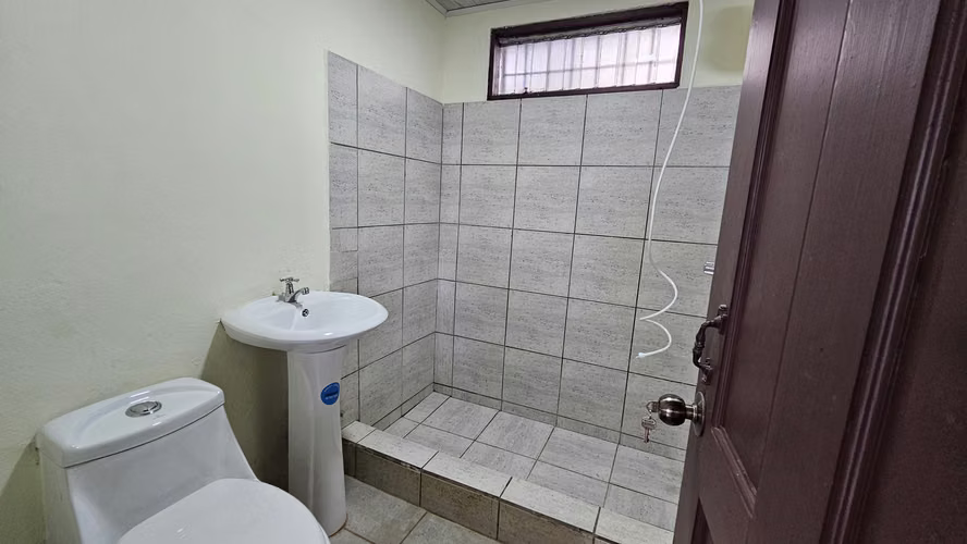 Casa en San Gabriel: ¡99% de Financiamiento y Prima Baja! 12