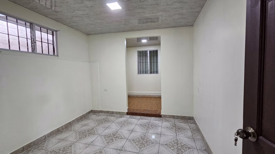 Casa en San Gabriel: ¡99% de Financiamiento y Prima Baja! 12