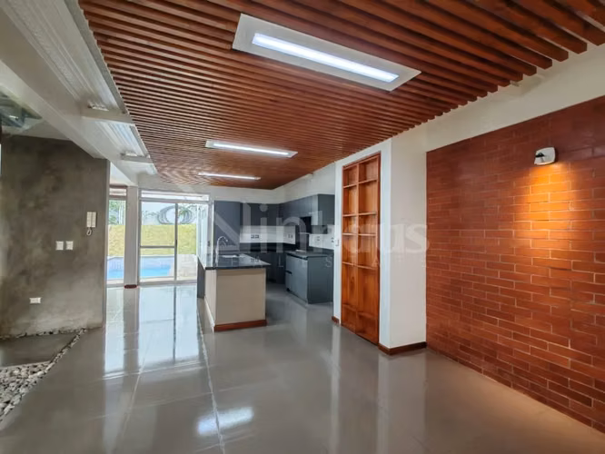 Venta de casa en residencial en Bello Horizonte - Imagen 4