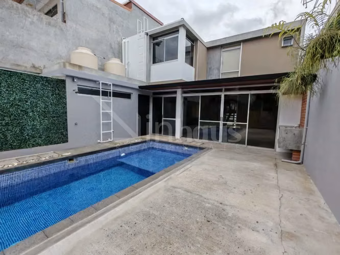Venta de casa en residencial en Bello Horizonte - Imagen 19