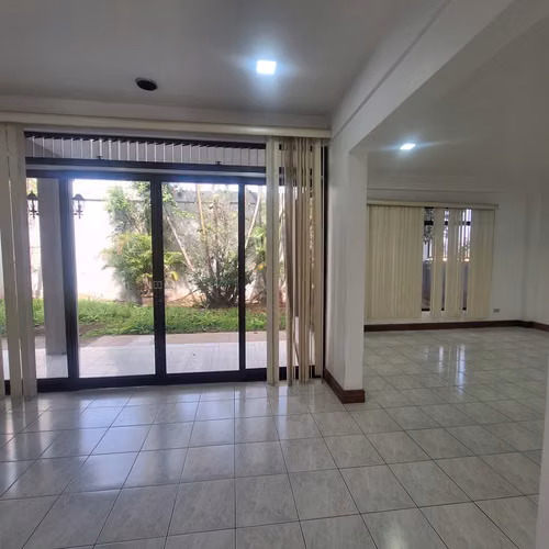Alquiler de casa esquinera en Geroma - Favorita Norte RH - Imagen 7