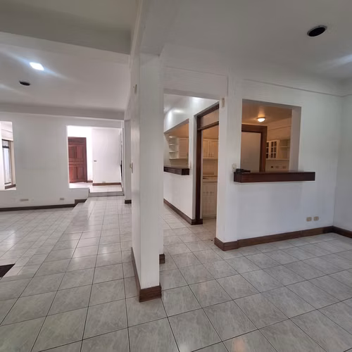 Alquiler de casa esquinera en Geroma - Favorita Norte RH - Imagen 6
