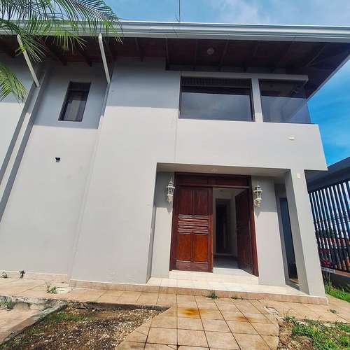 Alquiler de casa esquinera en Geroma - Favorita Norte RH - Imagen 16