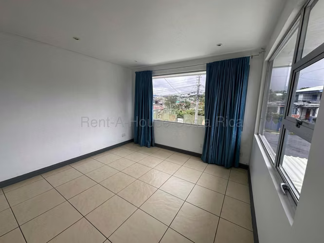 Venta de casa con 4 espacios de garaje en Moravia - Imagen 14
