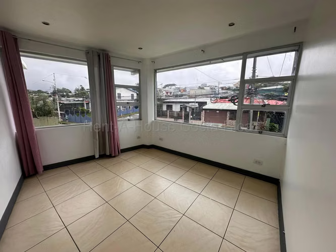 Venta de casa con 4 espacios de garaje en Moravia - Imagen 18