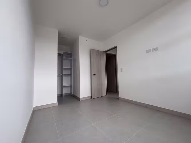 Alquiler Apartamento Nuevo en San Sebastian - San Jose con Linea Blanca