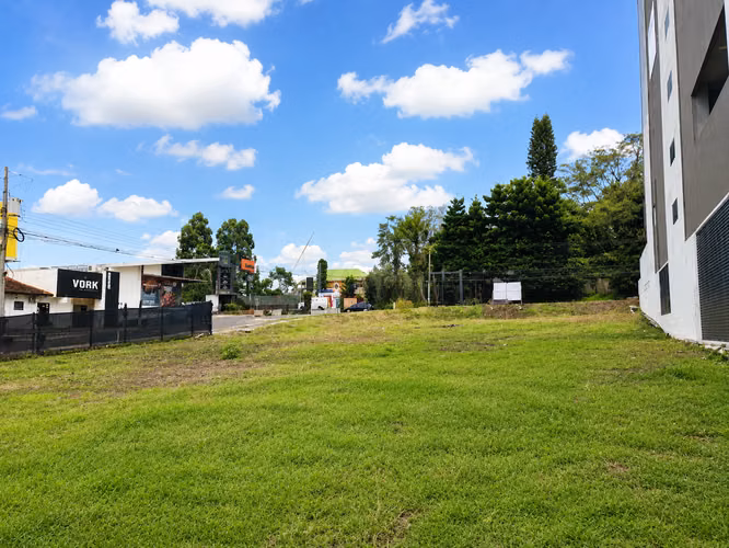 Venta Lote Comercial 1.797 m² Alta Visibilidad | Pinares, Curridabat - Imagen 2