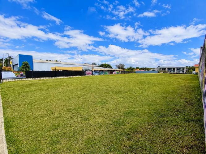 Commercial Lot 1,774 m² on Main Road – Sánchez de Curridabat