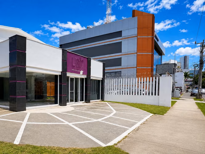 Casa Comercial en Alquiler sobre Boulevard de Rohrmoser – 650 m² - Imagen 9