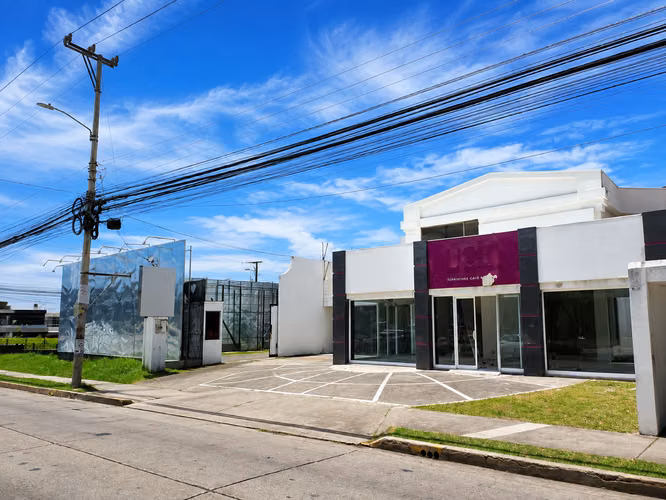 Casa Comercial en Alquiler sobre Boulevard de Rohrmoser – 650 m² - Imagen 8