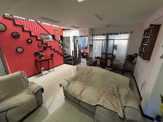 Venta de casa de dos plantas en San Rafael Arriba, Desamparados -EU - Imagen 3