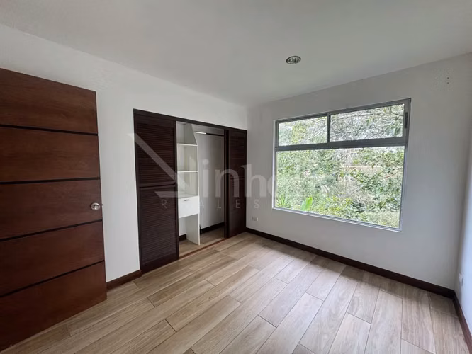 Alquiler de amplio apartamento en pinares - ID 43525