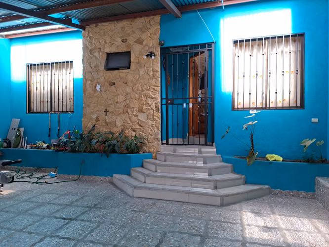 Casa de dos plantas con 4 habitaciones en Residencial los Geranios, Tres Rios de La Unión 43538 - Imagen 2
