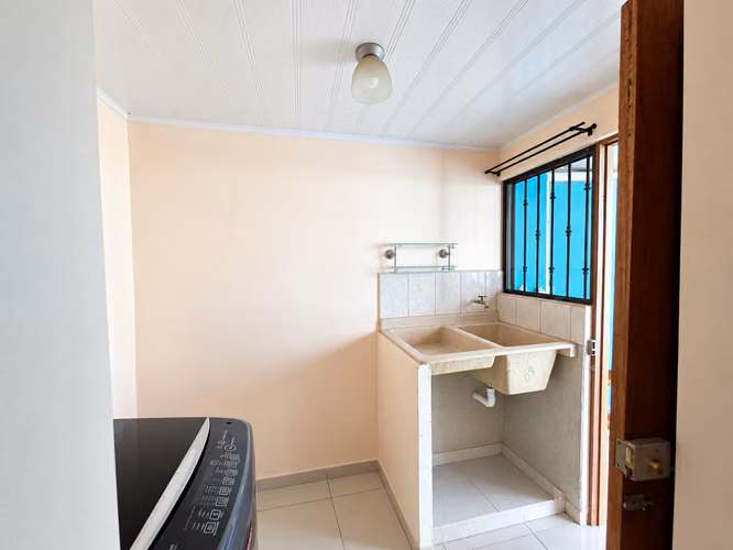 Casa de dos plantas con 4 habitaciones en Residencial los Geranios, Tres Rios de La Unión 43538 - Imagen 12