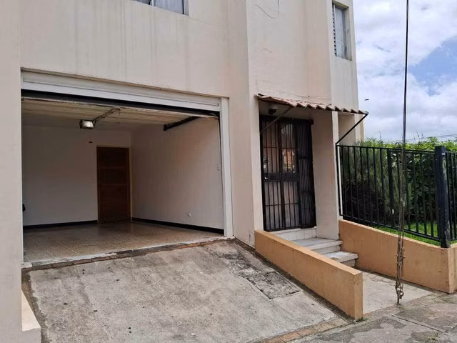 Venta de Casa (Comercial / Residencial) en Uruca, San José. RAH 27-533 Uso Mixto