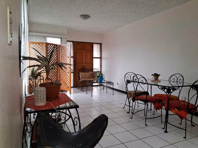 Venta de Casa (Comercial / Residencial) en Uruca, San José. RAH 27-533 Uso Mixto - Imagen 2