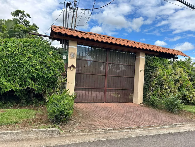 27-574 | Casa en Venta | La Garita, Alajuela