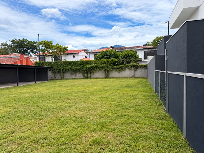 SE VENDE LOTE AMPLIO EN CONDOMINIO | ESCAZÚ | 819 M2 | P650 - Imagen 2
