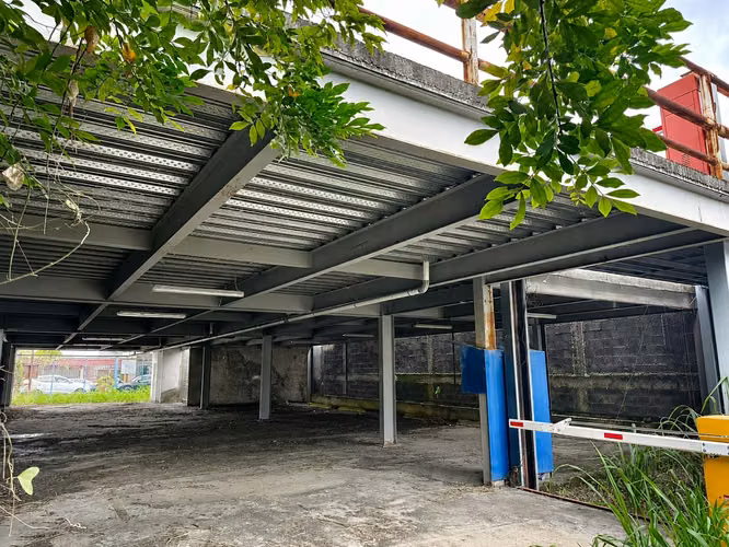 Terreno 563 m² con edificio de 850 m² – Pozos de Santana, uso mixto - Imagen 7