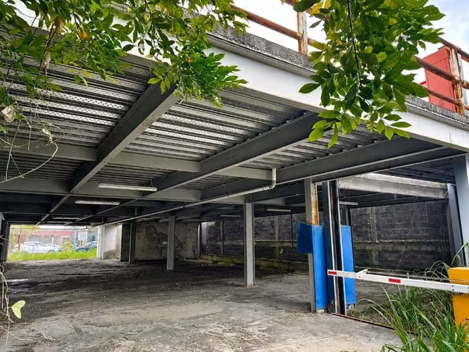 Terreno 563 m² con edificio de 850 m² – Pozos de Santana, uso mixto - Imagen 4