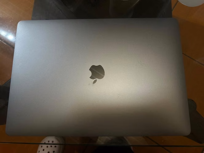 MacBook Pro 15” 2019 - i7, 16GB RAM - Imagen 4