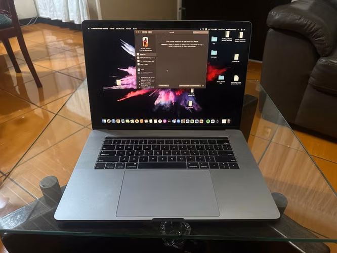 MacBook Pro 15” 2019 - i7, 16GB RAM - Imagen 3