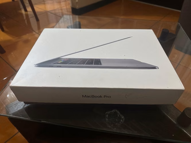 MacBook Pro 15” 2019 - i7, 16GB RAM - Imagen 6