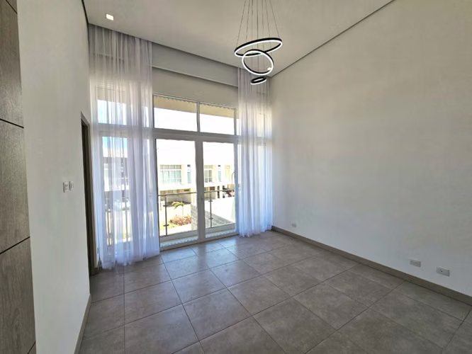Guachipelín 3-10, muy linda-fina-nueva, L. Blanca, 3 hab, 2.5 baños, sala TV, patio. - Imagen 7