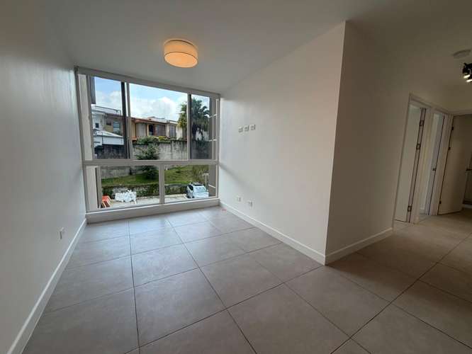 Apartamento con Parqueo techado, Refrigeradora y Amenidades de lujo! - Imagen 3